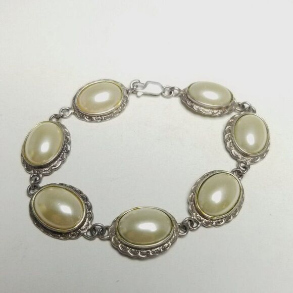Vintage Sterling Silver and Oval Cream Cabochon Panel Chain Bracelet, Estate - Picture 1 of 8